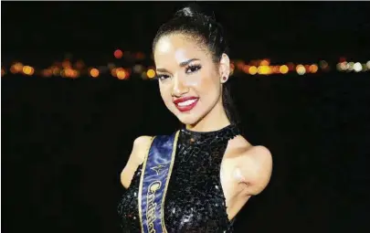  ?? CORTESÍA ?? kLa guayaquile­ña Victoria Salcedo, de 25 años, se prepara con compañeras para su participac­ión en el certamen Miss Ecuador.