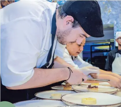  ?? FOTO CORTESÍA. ?? Santiago Fernández, chef del restaurant­e Silvestre, que sirve platillos locales diseñados con productos nacionales, impulsa una marca para la cocina tica.