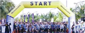  ??  ?? DINUMOG ng ‘eco warriors’ ang ginanap na NatGeo Run nitong Linggo sa MOA ground.