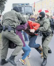  ?? AP ?? Repressão. Manifestan­te é preso em protesto antigovern­o