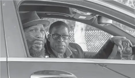  ?? PHOTOS BY RON BATZDORFF, NBC ?? William ( Ron Cephas Jones, left) and Randall ( Sterling K. Brown) go on a road trip on This Is Us as Season 1 draws to a close.