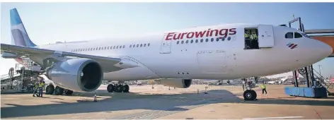  ?? FOTO: DPA ?? Ein A330 von Eurowings am Flughafen Köln-Bonn.