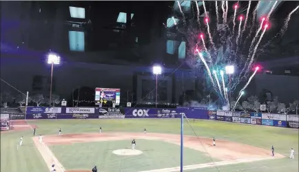  ?? Betsy Helfand ?? Fireworks accidental­ly go off at Cashman Field on May 11 during a game against the Fresno Grizzlies. Las Vegas Review-journal