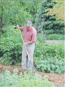  ??  ?? Raking the yard for 30 minutes burns 120 calories for a woman and 157 for a man. Gardening is like a sport in which you get to call your own timeouts.