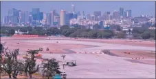  ?? TELAM ?? EXTENSIóN. La nueva pista del Aeroparque Jorge Newbery tiene una longitud de 2. 690 metros, mientras que el ancho de la misma pasó de 40 a 60 metros. Reabre mañana.
