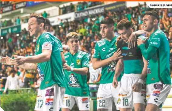  ?? ?? Andrés Guardado arrancó su historia con el León con un triunfo muy valioso en el Nou Camp.