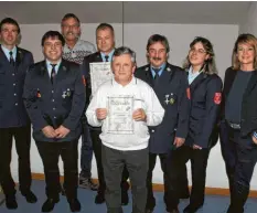  ?? Foto: Willibald Lang/Gemeinde ?? Die Rettenbach­er Feuerwehr hat auch verdiente Mitglieder in ihren Reihen bei der Versammlun­g geehrt.