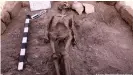  ??  ?? Esqueleto humano encontrado en las ruinas de la ciudad