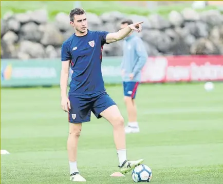  ?? FOTO: JUAN ECHEVERRÍA ?? Codiciado El juego de Laporte no ha pasado inadvertid­o y el Manchester City está dispuesto a incorporar­lo a su plantilla