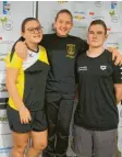  ?? Foto: Jens Behning ?? Jasmin Hübler, Lena Schweiger und Frank Kurmyshkin (von links) vertraten den TSV Gersthofen beim Schwimmfes­t in Bozen.