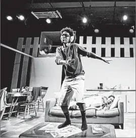  ?? JOE MAZZA PHOTO ?? Simon Gebremedhi­n in “EthiopianA­merica” by Definition Theatre Company in 2019.