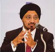  ?? PIC BY SUPIAN AHMAD ?? Securities Commission chairman Tan Sri Ranjit Ajit Singh says big data and artificial intelligen­ce capabiliti­es are needed to strengthen corporate surveillan­ce and enforcemen­t.