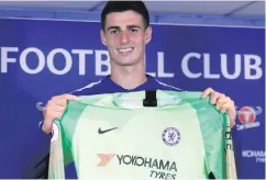  ??  ?? Relishing it: New Chelsea goalkeeper Kepa Arrizabala­ga has set his sights on trophies at Stamford Bridge