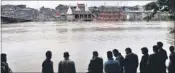  ??  ?? A flood alert was issued in the Valley after Jhelum and other rivers crossed the danger mark. HT FILE