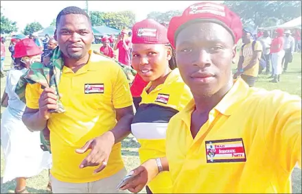  ?? (Courtesy pics) ?? Sacked Swaziland Democratic Party member Khaya Gina (R) with Zanele Sikhondze and SWADEPA Finance Committee member and Media Liaison Officer Sanele Sihlongony­ane, during the commemorat­ion of May Day at Mayaluka Stadium.