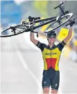  ?? FOTO: DPA ?? Philippe Gilbert nach seinem Triumph im Ziel.