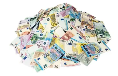  ??  ?? Auf Basis einer Berechnung der Industriel­lenvereini­gung ergibt sich, dass die Steuerbefr­eiung für nichtentno­mmene Gewinne den Finanzmini­ster bis zu vier Milliarden Euro im Jahr kosten könnte.