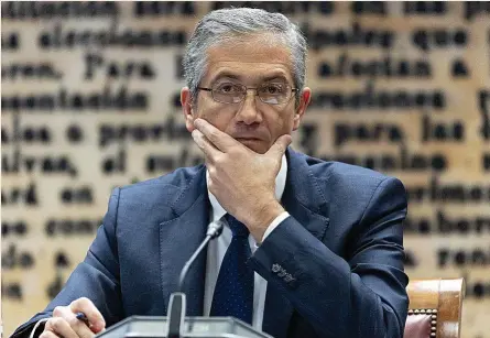  ?? ?? El gobernador del Banco de España, Pablo Hernández de Cos, ayer en el Senado.