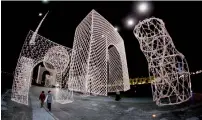  ?? Photos by M. Sajjad ?? The Flying Mosque by artists Choi + Shine Architects from the UK, displayed at Al Majaz Amphitheat­re. —