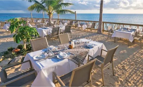  ?? Photo: Castaway Island ?? Magnificen­t dining at the Castaway Island Fiji Resort.