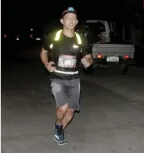  ?? CONTRIBUTE­D FOTO ?? LONELY STRETCH. The author had to fight self-doubts and getting lost in finishing at ninth place at the Dumaguete Ultramarat­hon last Dec. 2.