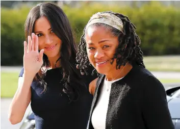  ?? PHOTOS AFP ?? Ci-dessus, la future mariée, Meghan Markle, accompagné­e de sa mère, Doria Ragland, à leur arrivée à l’hôtel Cliveden House dans le village de Taplow près de Windsor hier. Ci-dessous, le prince William, frère du prince Harry, qui sera le témoin lors de...