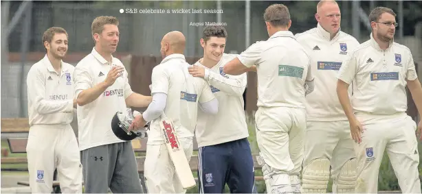  ?? Angus Matheson ?? S&B celebrate a wicket last season