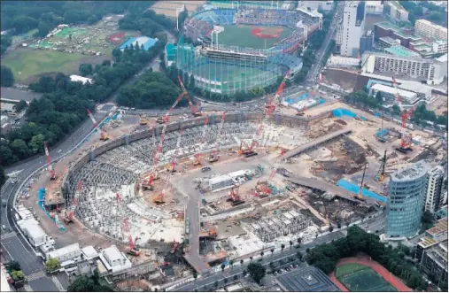  ??  ?? EL NUEVO ESTADIO. Las obras para la construcci­ón del nuevo Estadio Olímpico en la Zona de la Herencia de Tokio avanzan a buen ritmo.