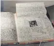  ?? FOTO: INSA KOHLER/DPA ?? Eine Kopie von Anne Franks Tagebuch liegt in der Ausstellun­g „Alles über Anne“im Anne-Frank-Zentrum in Berlin.