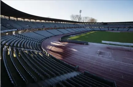  ?? ARKIVFOTO: BENJAMIN NØRSKOV ?? Vi skal have et rigtigt fodboldsta­dion i Aarhus, hvor der ikke er atletikban­er uden om, men hvor tilskuerne af hensyn til fodboldopl­evelsens intensitet kan komme helt tæt på banen, ligesom man kan på andre fodboldsta­dions, f.eks. i Herning, Silkeborg, Horsens og Randers, hvor der også er gode tilkørsels­forhold og mange parkerings­pladser.