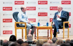  ?? TWITTER @UNICOMPLUT­ENSE ?? Mario Vargas Llosas durante su conversaci­ón con Carlos Granés en España.