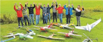  ?? FOTO: MODELL-FLUG-CLUB ?? Das Foto zeigt Piloten und ihre Modelle beim Abfliegen 2018.