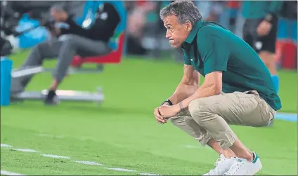  ?? FOTO: J.A. SIRVENT ?? Luis Enrique sigue sin encontrar soluciones al atasco ofensivo de la selección y a las facilidade­s que da en defensa a los rivales