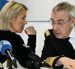  ?? Foto: AFP ?? Die belgische Verteidigu­ngsministe­rin Ludivine Dedonder und Armeechef Michel Hofman.