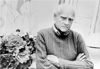  ??  ?? Lo scrittore Alberto Moravia (nato Alberto Pincherle, Roma, 1907-Roma, 1990)