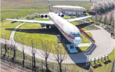  ?? FOTO: JÖRG CARSTENSEN/DPA ?? Die „Lady Agnes“, eine Iljuschin Il-62 der Fluggesell­schaft Interflug, steht auf dem Flugplatz Stölln/Rhinow.