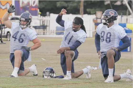  ?? NAM Y. HUH/AP ?? Bears receiver Kevin White (center), who has finished only three regular-season games in three seasons because of injuries, needs to work on building his confidence.