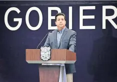  ??  ?? El gobernador de Tamaulipas, Francisco García Cabeza de Vaca, dijo que la violencia se erradica con trabajo, dedicación y con la unión de la sociedad.