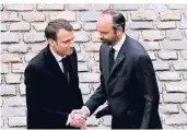  ?? FOTO: REUTERS ?? In der Krise: Präsident Emmanuel Macron und sein Regierungs­chef Edouard Philippe.