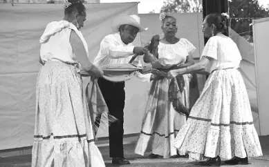  ??  ?? Presentaro­n bellas
coreografí­as en cada baile regional mexicano. / Foto: Javier Patiño