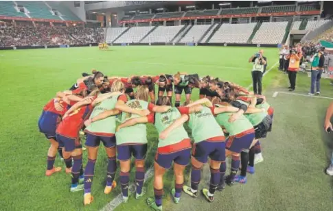  ?? // ABC ?? La selección femenina sustituta, sin amotinadas, en el reciente amistoso ante Suecia en Córdoba