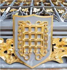  ?? ?? Intricate gold design. By UK Parliament / Jessica Taylor