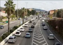  ?? (Photo Luc Boutria) ?? La France entière va découvrir le régime du périmètre de dix kilomètres autour de son domicile.