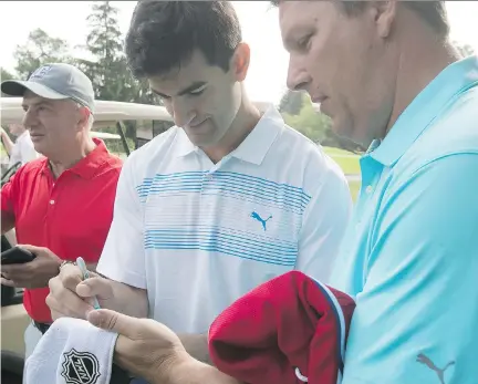  ?? PIERRE OBENDRAUF / MONTREAL GAZETTE ?? Canadiens captain Max Pacioretty, signing autographs before the start of his annual golf tournament fundraiser, said Tuesday in Laval that he finds it hard to believe that he will be one of the oldest players on the team this season.