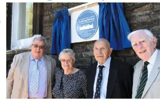  ?? BHAGESH SACHANIA ?? Sir William McAlpine unveils Bristol Civic Society’s blue plaque outside the building where the 1951 meeting was held to launch the revival of the Ffestiniog Railway. With him are Monika Humphrys, widow of Leonard Heath Humphrys, who convened the gathering, and attendees John Bate and Vic Mitchell.