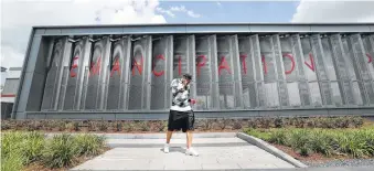  ?? Steve Gonzales photos / Houston Chronicle ?? Renovation­s at Emancipati­on Park include, from upper left, a 16,000-square-foot fitness center, an outdoor archway with tips that are lit at night and an aquatic center with a new swimming pool.