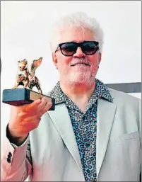  ?? PIERO OLIOSI / EP ?? Almodóvar con el León de Oro de Honor de Venecia