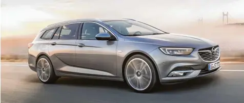  ??  ?? Lange Geschichte: Der Opel Insignia Sports Tourer streckt sich auf fast fünf Meter.