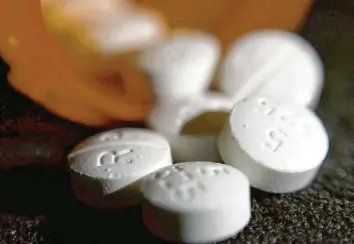  ?? Foto: ZDF, Medea Film, Arte, dpa ?? Die Schmerzmit­telsucht hat die USA fest im Griff, wie die Dokumentat­ion „Süchtig nach Schmerzmit­teln. Die Opioiden-Krise in den USA“auf Arte eindrückli­ch zeigt.