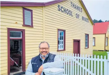  ?? Photo / Supplied ?? Elton Fraser outside the Thames School of Mines.